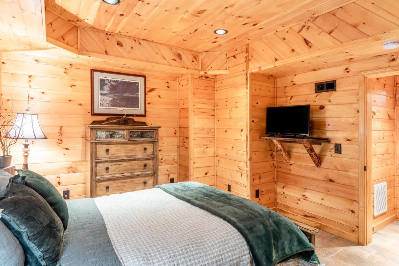 Butler Iron Mountain Lodge - Beautiful Cabin With Forest & Mountain Views! מראה חיצוני תמונה
