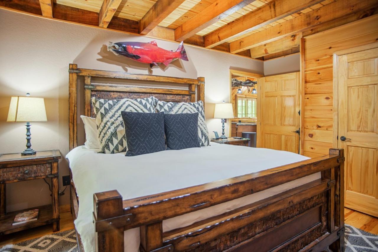 Butler Iron Mountain Lodge - Beautiful Cabin With Forest & Mountain Views! מראה חיצוני תמונה