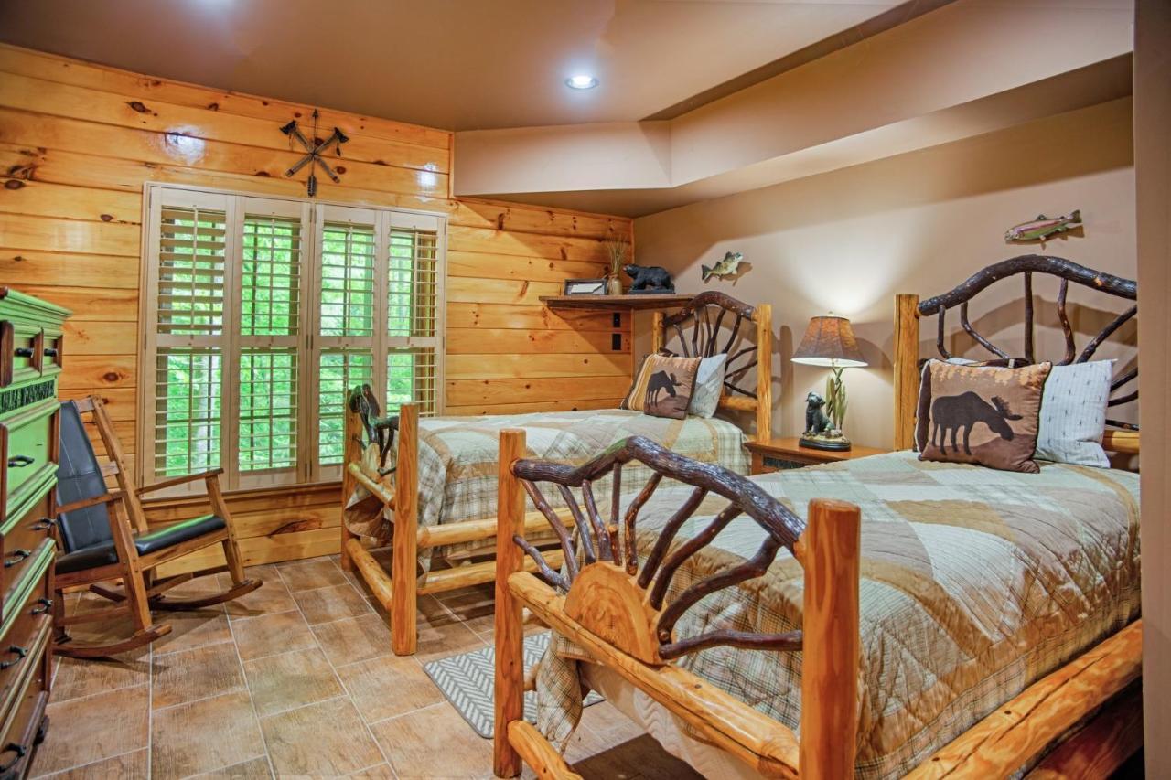 Butler Iron Mountain Lodge - Beautiful Cabin With Forest & Mountain Views! מראה חיצוני תמונה